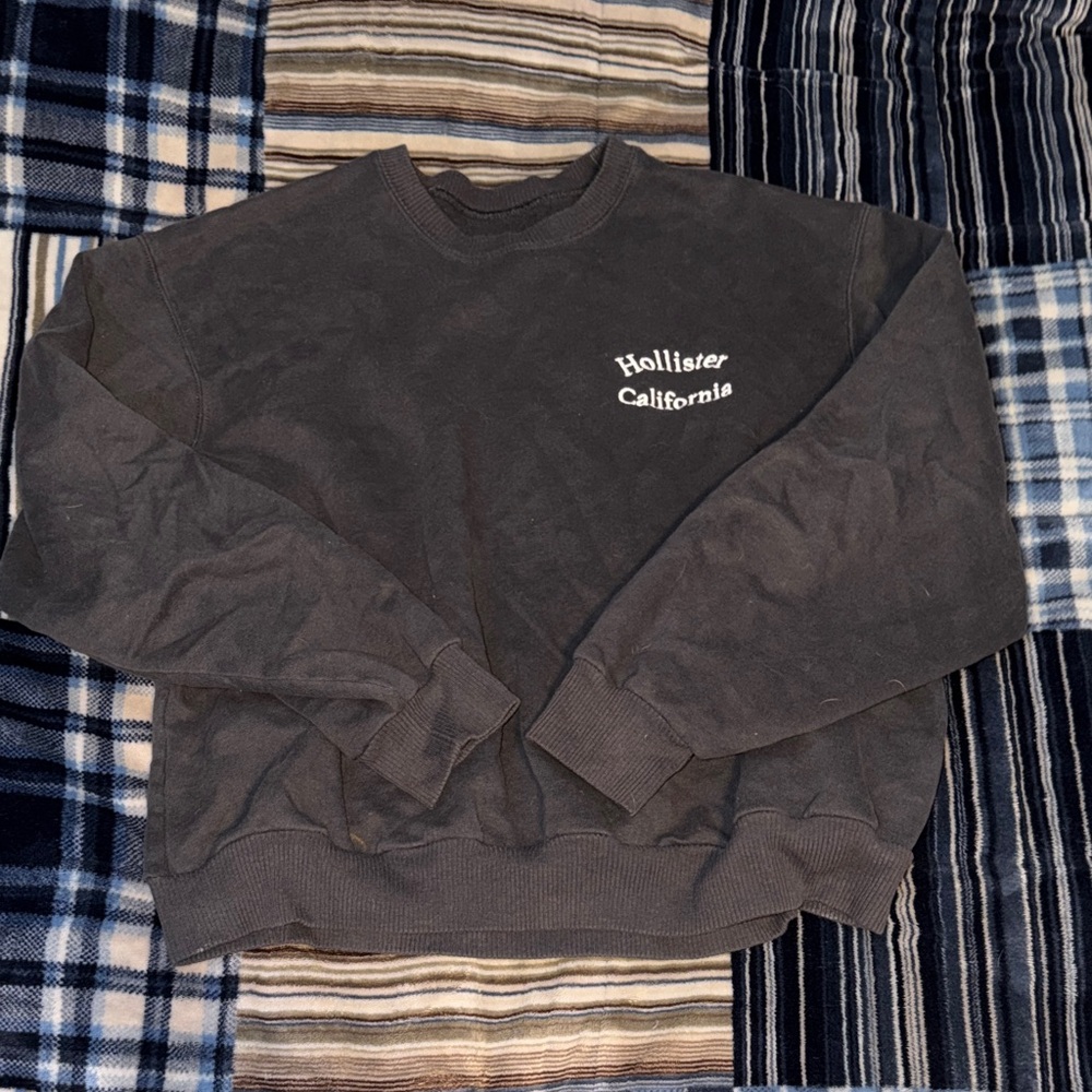 Hollister Dark Gray Crewneck Sweater